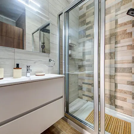 Lägenhet Modern 3-bedroom With Balcony, Wifi & Ac San Ġwann