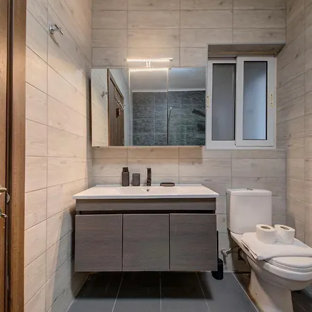 Modern 3-bedroom With Balcony, Wifi & Ac Lägenhet San Ġwann
