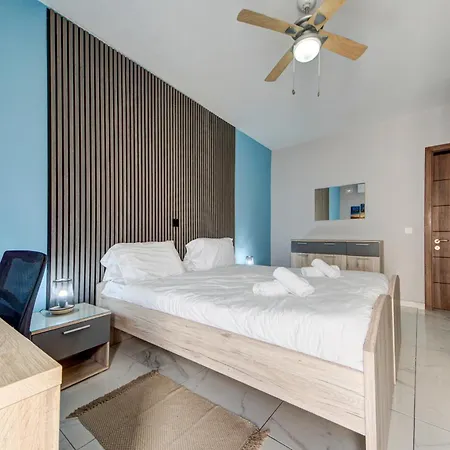 Modern 3-bedroom With Balcony, Wifi & Ac Lägenhet San Ġwann