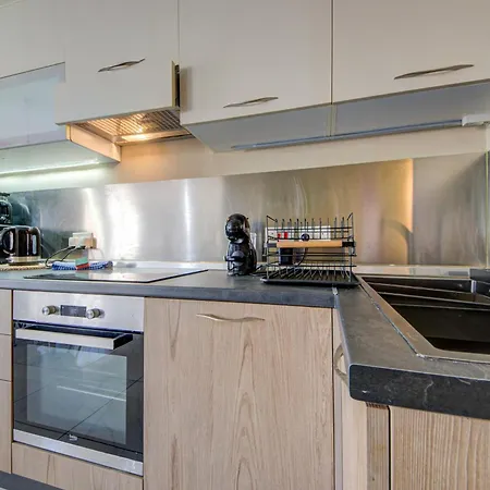 Modern 3-bedroom With Balcony, Wifi & Ac * San Ġwann